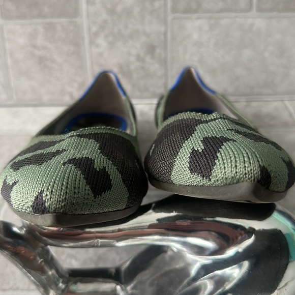 💚Rothy’s The Point Camo Flats💚 - Picture 11 of 15